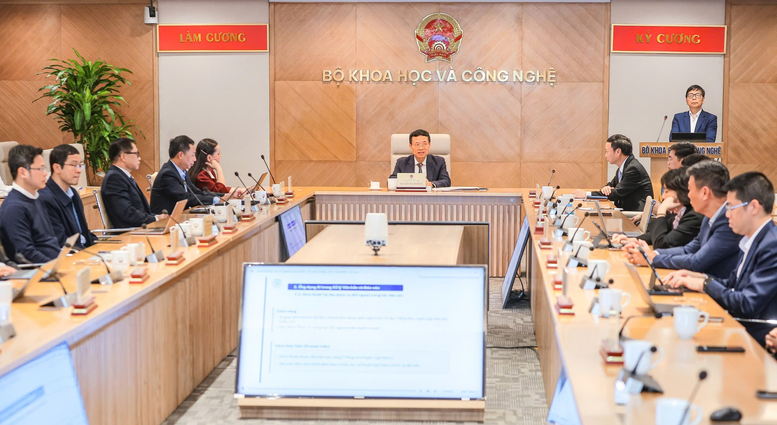 Tập huấn trực tuyến kỹ năng chuyển đổi số, giảm tải cho cán bộ cấp xã