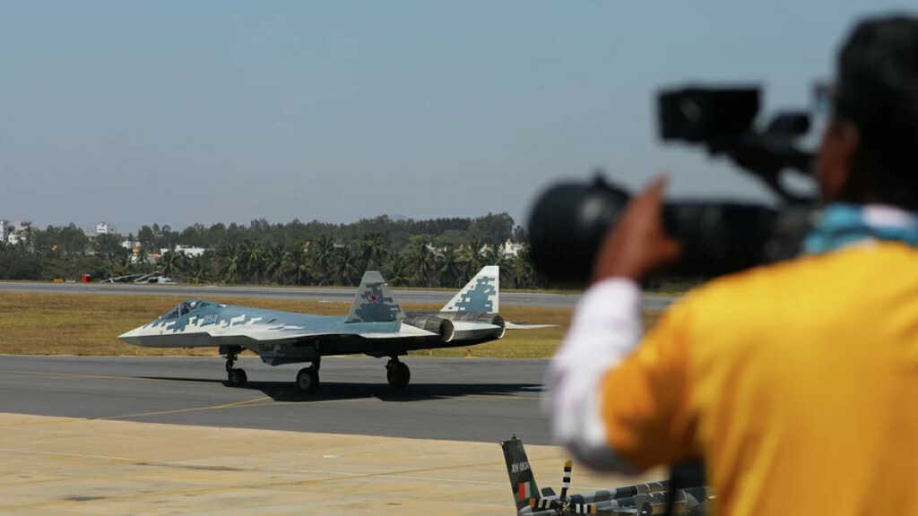 Chiến cơ AMCA vượt trội Su-57?