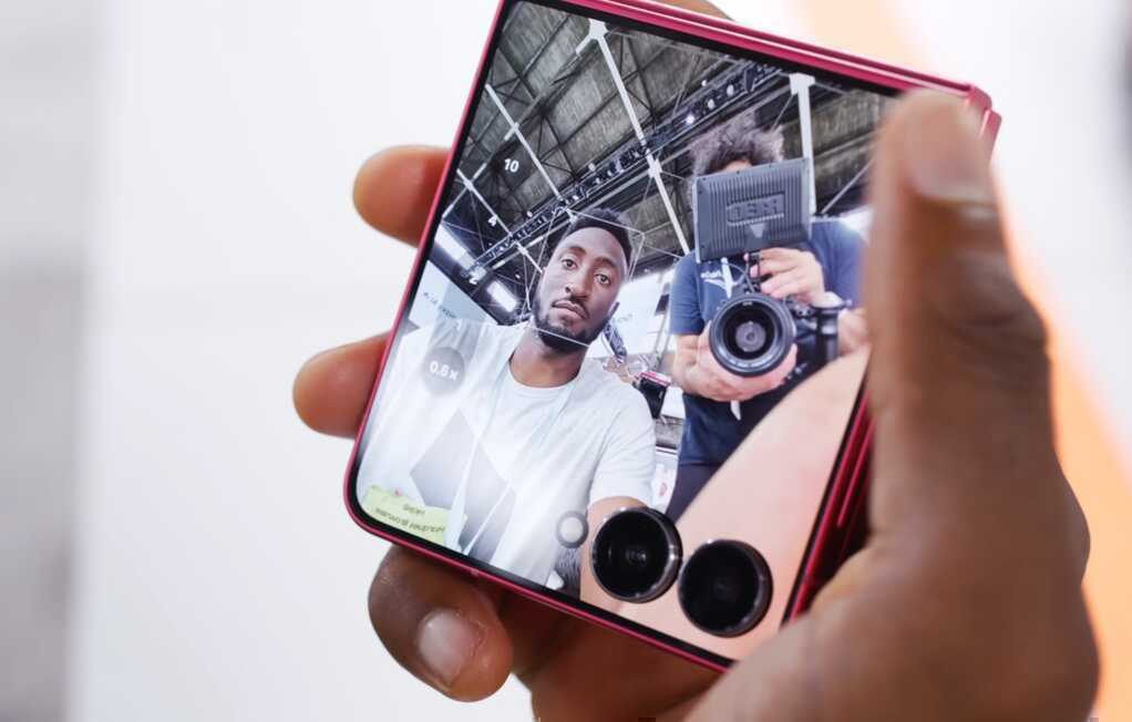 MKBHD công bố 10 smartphone của năm 2025: Vắng bóng S25 Ultra, iPhone nhận cả giải tiến bộ nhất và thất vọng nhất