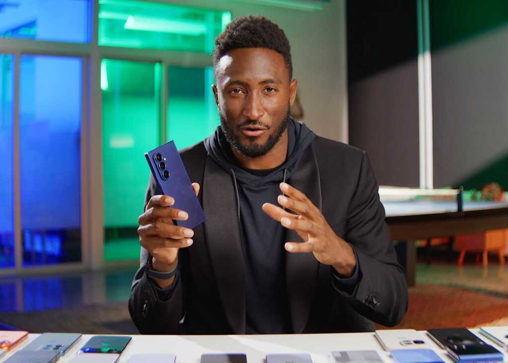 MKBHD công bố 10 smartphone của năm 2025: Vắng bóng S25 Ultra, iPhone nhận cả giải tiến bộ nhất và thất vọng nhất