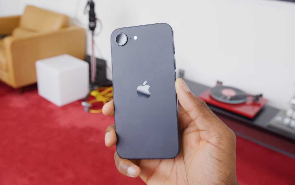 MKBHD công bố 10 smartphone của năm 2025: Vắng bóng S25 Ultra, iPhone nhận cả giải tiến bộ nhất và thất vọng nhất