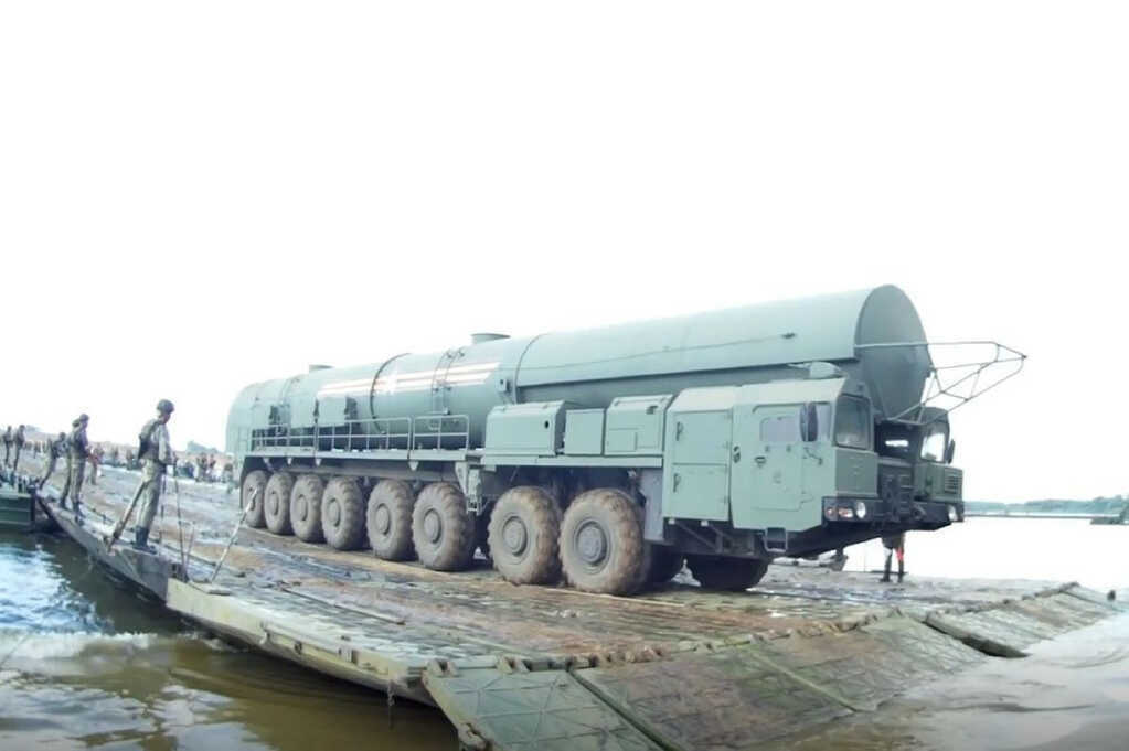 Tên lửa Yars RS24.jpg