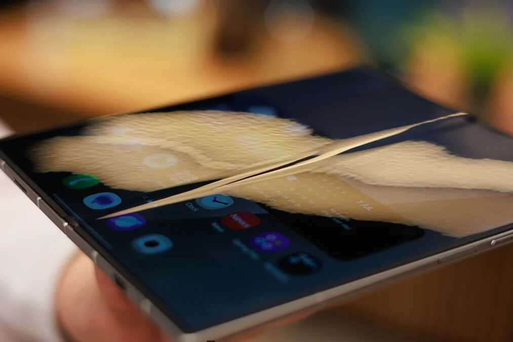 Galaxy Z Fold 8 hoàn toàn mới sẽ là 'đòn' trực diện nhằm vào iPhone Fold