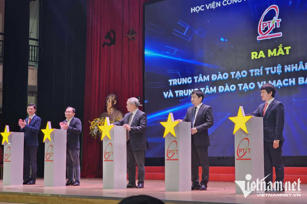 PTIT ra mắt 2 trung tâm đào tạo chuyên sâu AI và vi mạch bán dẫn