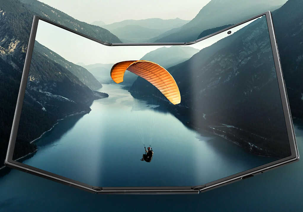 Galaxy Z TriFold.1.jpg