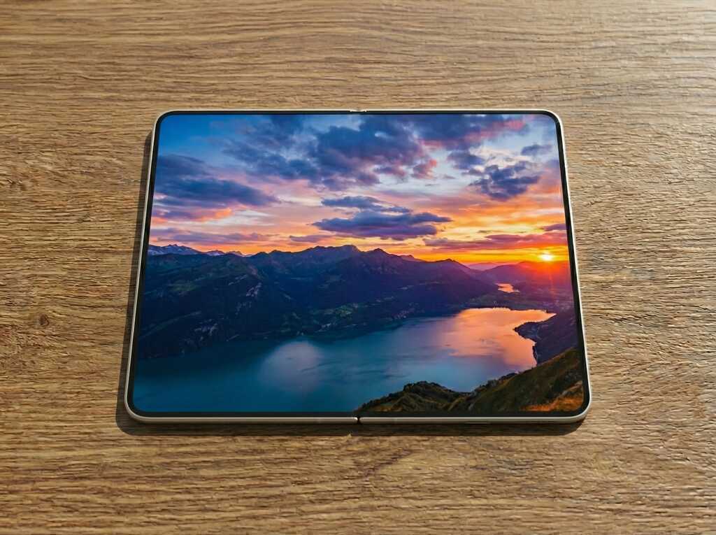 iPhone màn hình gập trông như thế nào?