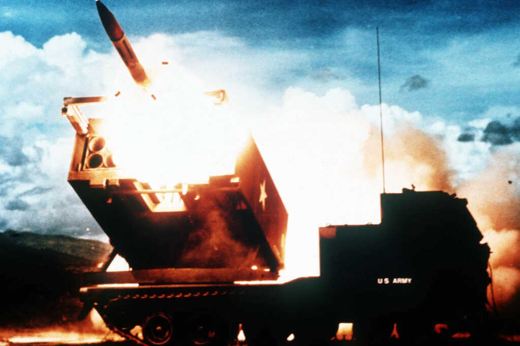 Pháo phản lực phóng loạt M270 MLRS, công nghệ đỉnh cao, uy lực khủng khiếp