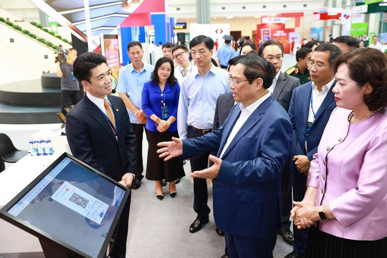 Chuyển đổi số ngành ngân hàng: từ mô hình truyền thống đến ‘pháo đài số’