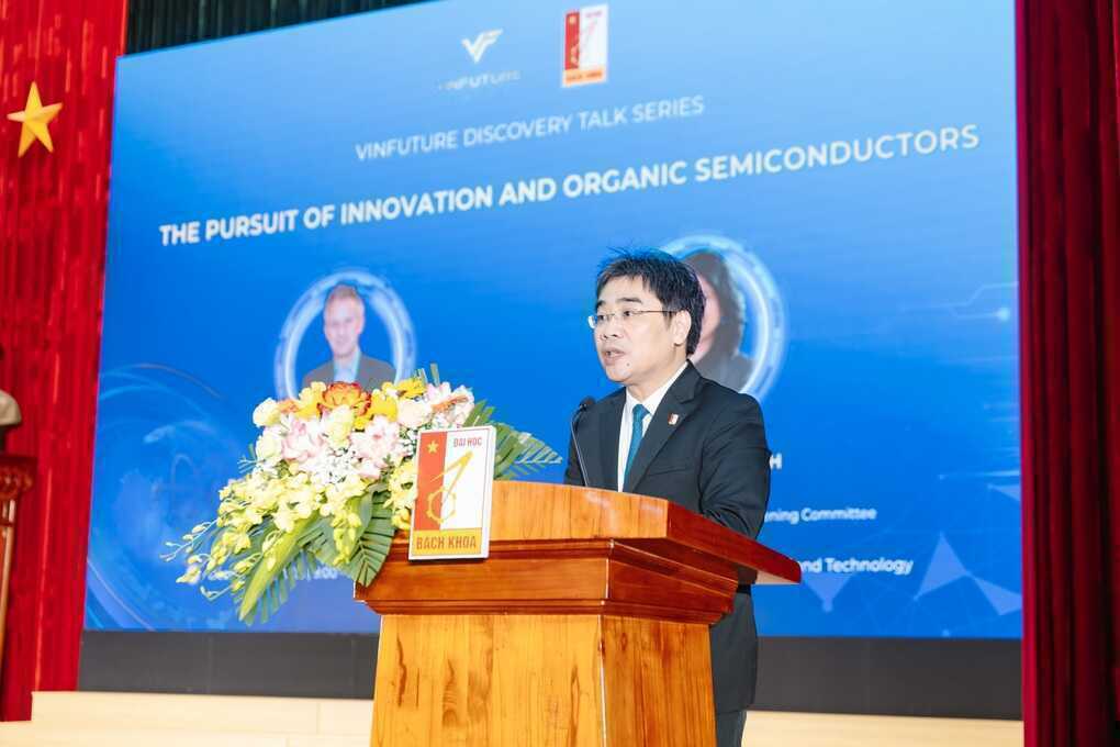 Học giả hơn 140 bằng sáng chế tiết lộ nguyên lý tự nhiên giúp tạo ra OLED - 4