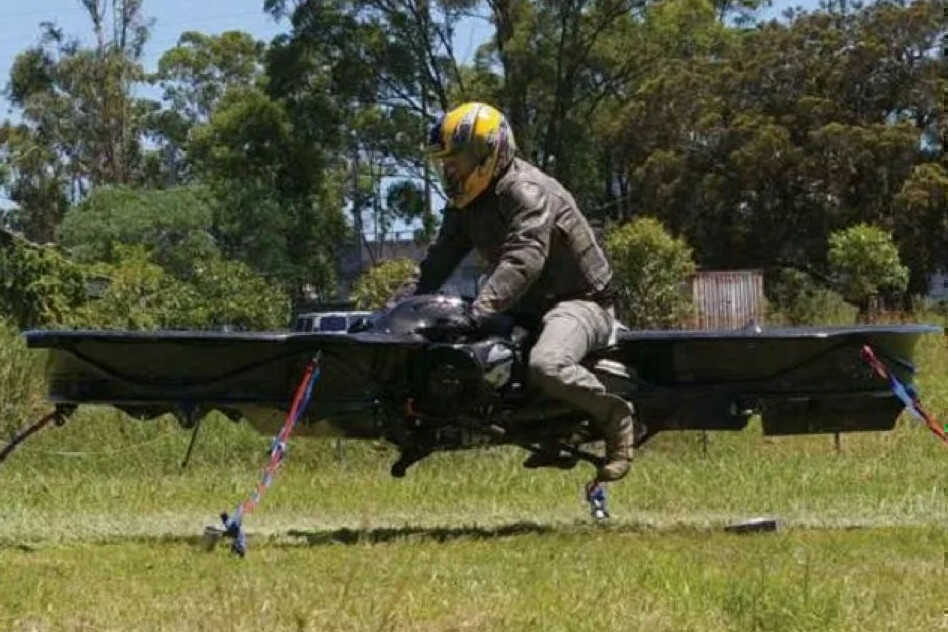 Lính Mỹ bay 150 km/h qua đầm lầy, sông nước và dây thép gai bằng ‘xe bay’ Hoverbike