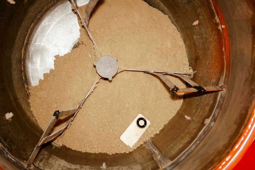 Smartphone siêu bền: Thả rơi, ngâm nước thoải mái và pin dung lượng lớn