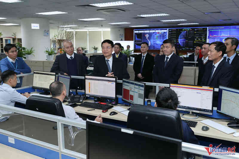 W-bo truong tham don vi truc tet 2025 4.jpg