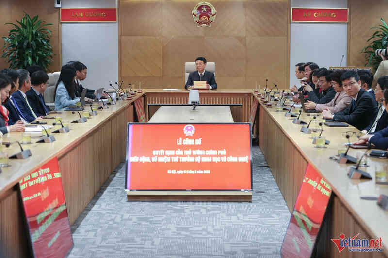 Trao quyết định bổ nhiệm 2 Thứ trưởng Bộ KH&CN Phạm Đức Long, Bùi Hoàng Phương