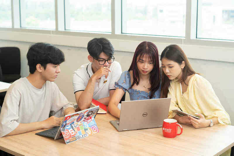 sinh vien RMIT 1.jpg