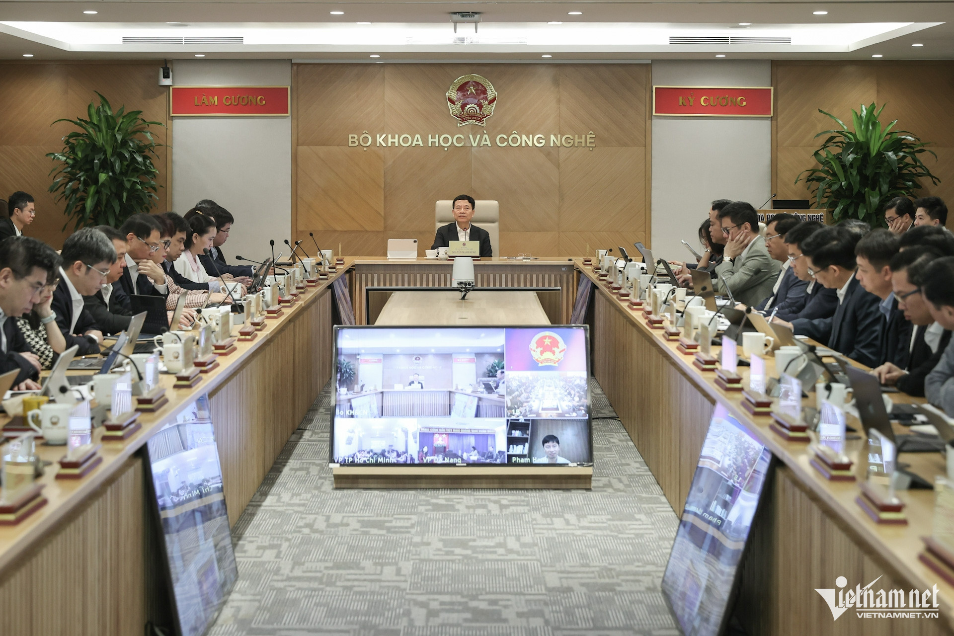Người đứng đầu phải chịu trách nhiệm về công việc bị chậm, kém