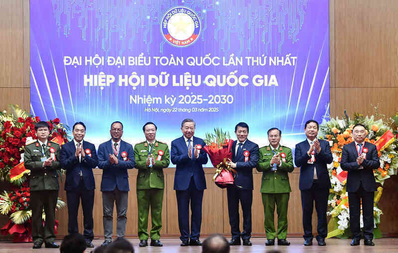 Bộ trưởng Lương Tam Quang làm Chủ tịch Hiệp hội Dữ liệu Quốc gia