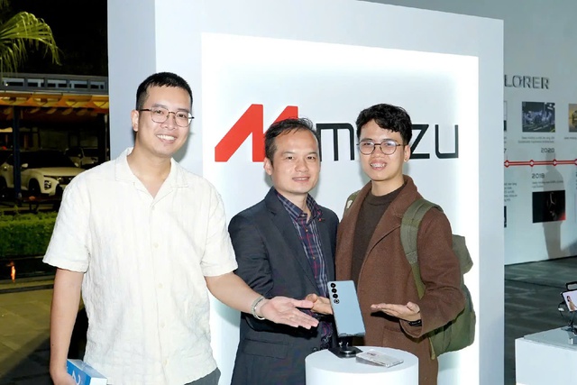Sếp Meizu: "Chúng tôi thừa khả năng làm điện thoại gập, nhưng đấy không phải mục tiêu của Meizu"- Ảnh 2. Sếp Meizu: "Chúng tôi thừa khả năng làm điện thoại gập, nhưng đấy không phải mục tiêu của Meizu"- Ảnh 2.