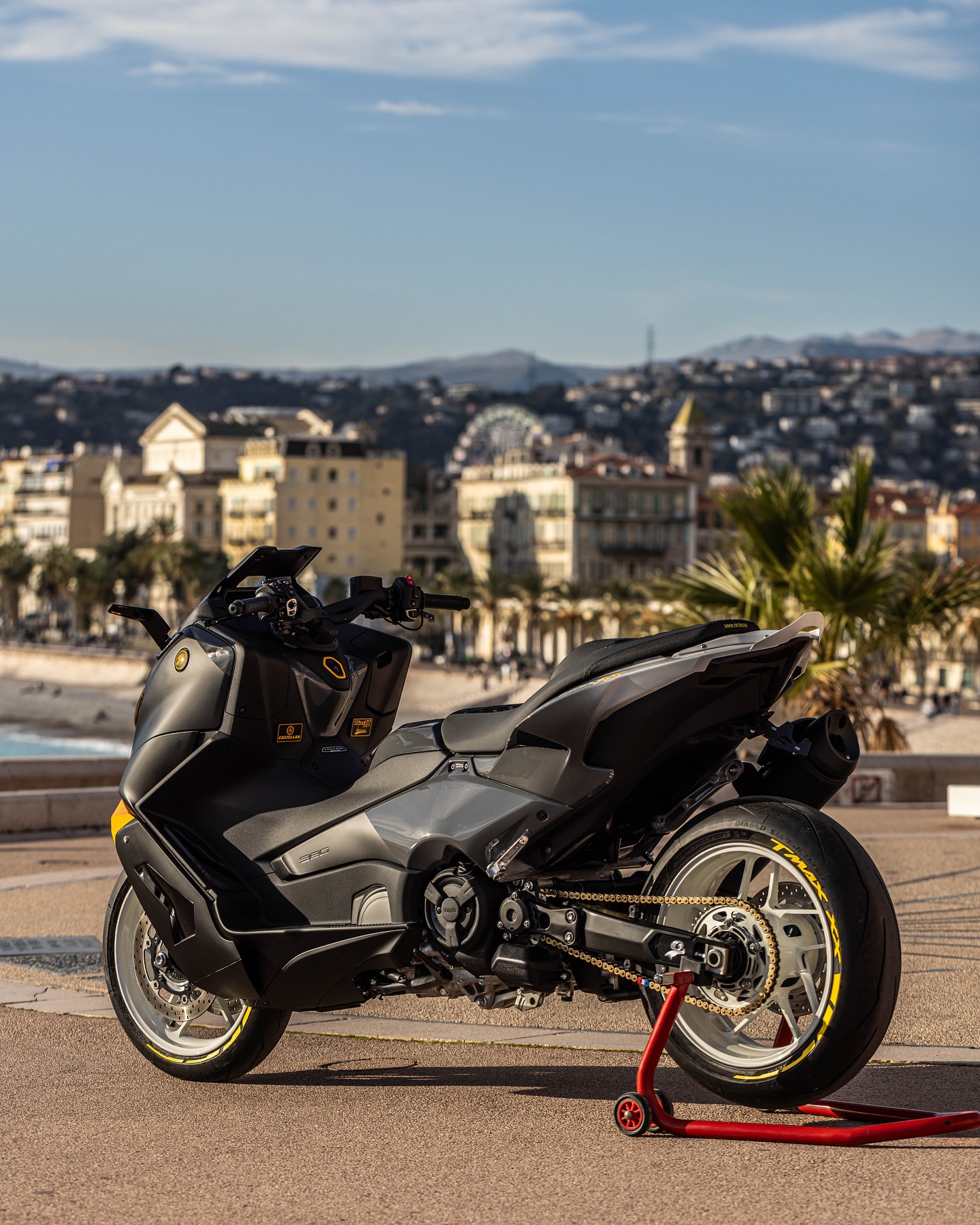 Mẫu xe tay ga 'khủng' nhất của nhà Yamaha được lột xác với diện mạo hoàn toàn mới- Ảnh 8. Mẫu xe tay ga 'khủng' nhất của nhà Yamaha được lột xác với diện mạo hoàn toàn mới- Ảnh 8.
