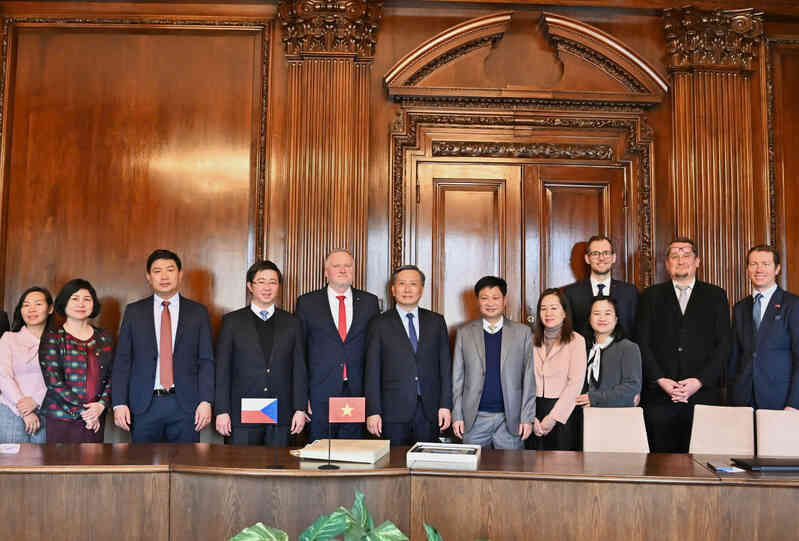 Viet Nam   Sec.jpg