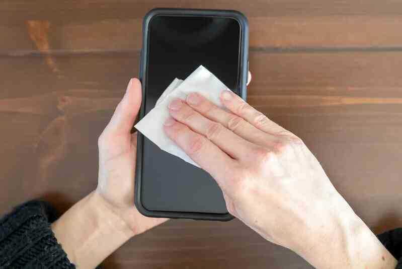 ve sinh dien thoai dung cach.png