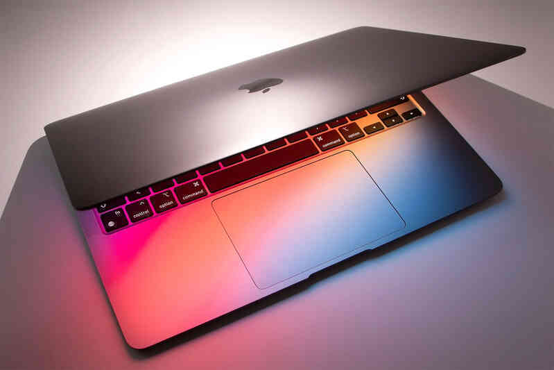 MacBook Pro năm sau mới là 