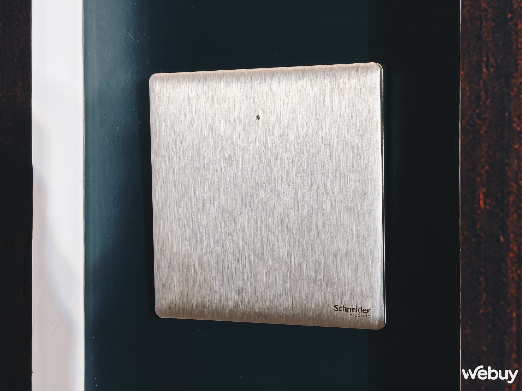 Schneider Electric ra mắt loạt ổ cắm và công tắc "sang-xịn-mịn" tại Việt Nam: Thiết kế siêu mỏng, chất liệu thép không gỉ- Ảnh 4. Schneider Electric ra mắt loạt ổ cắm và công tắc "sang-xịn-mịn" tại Việt Nam: Thiết kế siêu mỏng, chất liệu thép không gỉ- Ảnh 4.