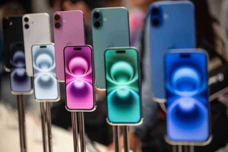 iphone bloomberg