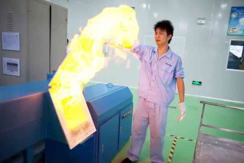 Trung Quốc tạm dừng xuất khẩu đất hiếm và nam châm
