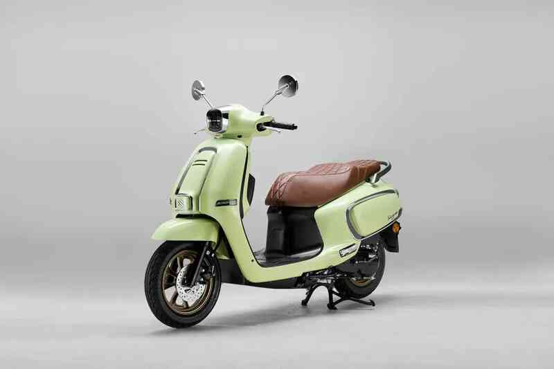 Suzuki âm thầm ra mắt mẫu xe tay ga 125cc đẹp hơn nhiều các đối thủ đến từ Honda hay Yamaha mà giá chỉ hơn 35 triệu đồng- Ảnh 11. Suzuki âm thầm ra mắt mẫu xe tay ga 125cc đẹp hơn nhiều các đối thủ đến từ Honda hay Yamaha mà giá chỉ hơn 35 triệu đồng- Ảnh 11.