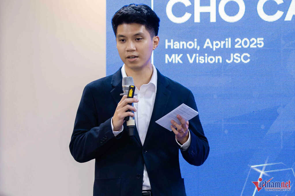 W-camera AI 04 1.jpg