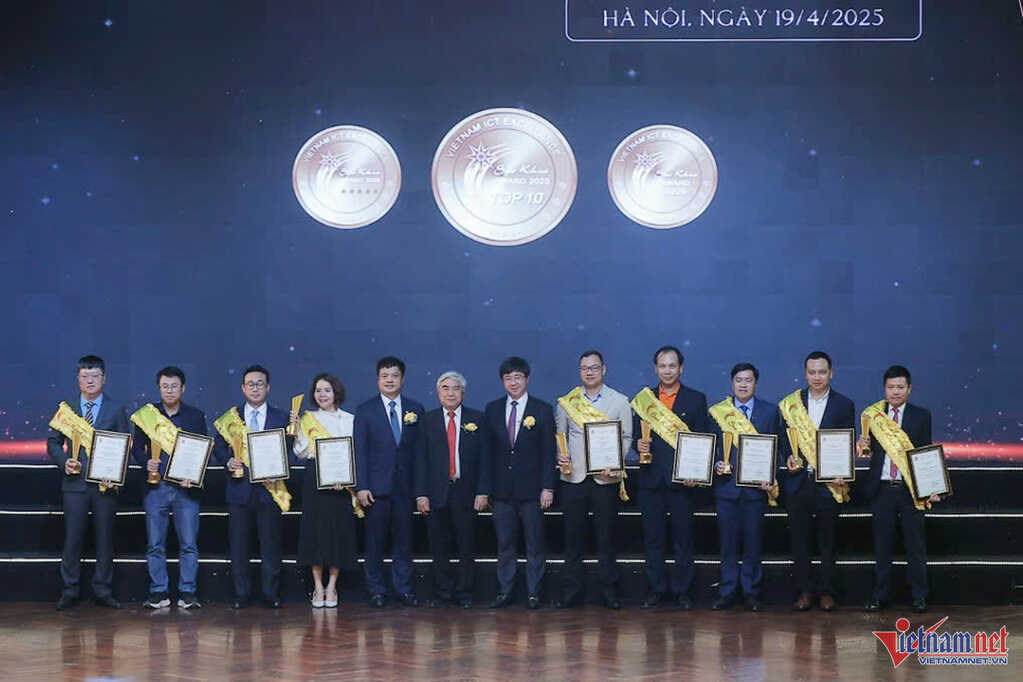 W-sao khue top 10 1 1.jpg