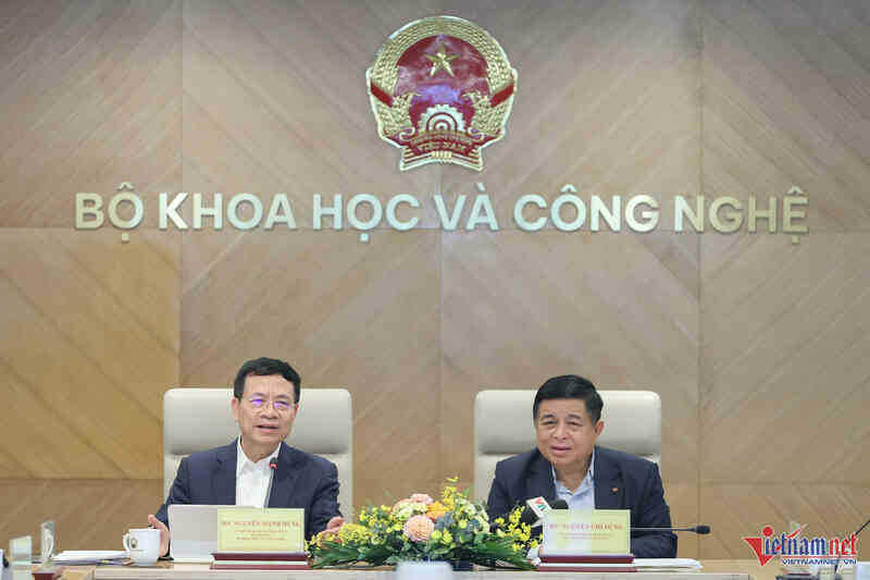 W-Bo khoa hoc va cong nghe moi 1.jpg