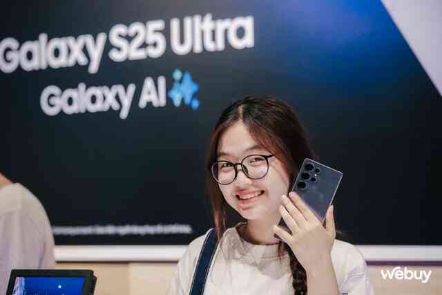 Tưởng chỉ là tour trải nghiệm, ai ngờ Galaxy AI khiến Gen Z nghiêm túc trở lại với Văn Miếu- Ảnh 3. Tưởng chỉ là tour trải nghiệm, ai ngờ Galaxy AI khiến Gen Z nghiêm túc trở lại với Văn Miếu- Ảnh 3.