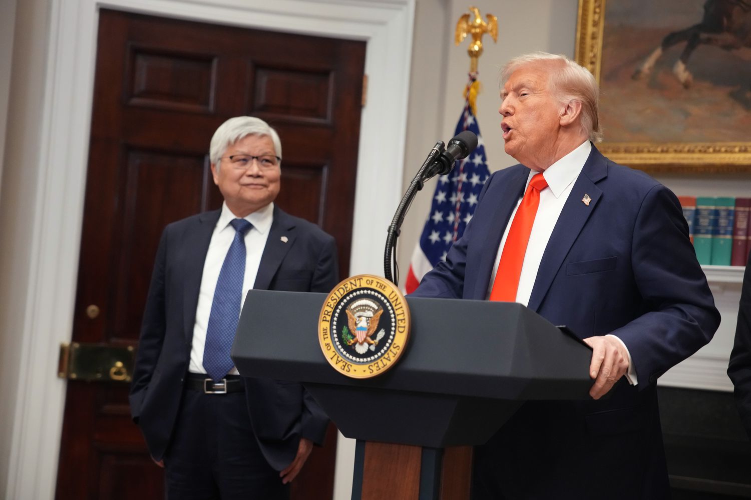 Ông Trump: TSMC không còn lựa chọn nào khác ngoài việc đầu tư 100 tỷ USD vào Mỹ