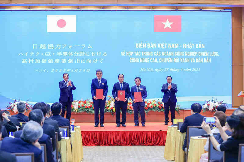 TT PHam Minh Chinh 3.jpg