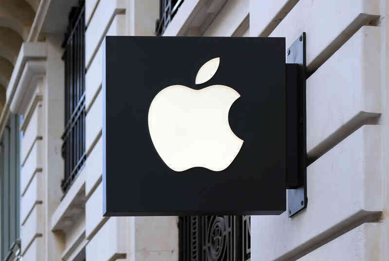 Cổ phiếu Apple, Tesla giảm mạnh sau thông báo thuế quan của Tổng thống Trump