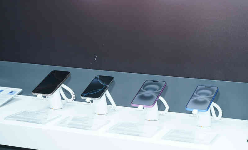 iPhone 16 gia.jpg