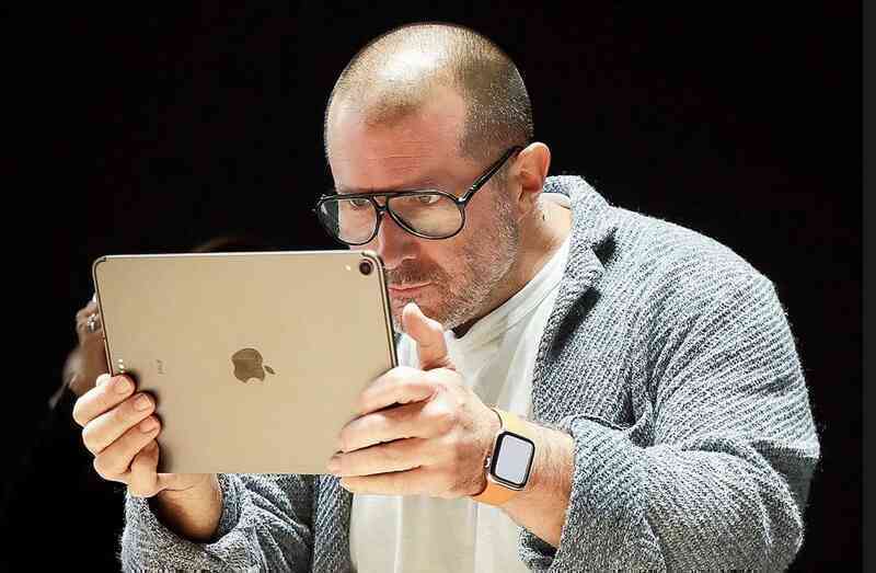OpenAI đang đàn phán để mua lại startup "điện thoại AI không màn hình" của Jony Ive- Ảnh 1. OpenAI đang đàn phán để mua lại startup "điện thoại AI không màn hình" của Jony Ive- Ảnh 1.