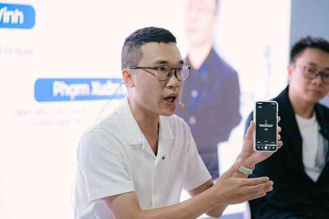 Hàng trăm bạn trẻ hào hứng nhận "hành trang AI" từ chuyên gia tại Galaxy Campus Tour Đại Học Bách Khoa Hà Nội- Ảnh 4. Hàng trăm bạn trẻ hào hứng nhận "hành trang AI" từ chuyên gia tại Galaxy Campus Tour Đại Học Bách Khoa Hà Nội- Ảnh 4.