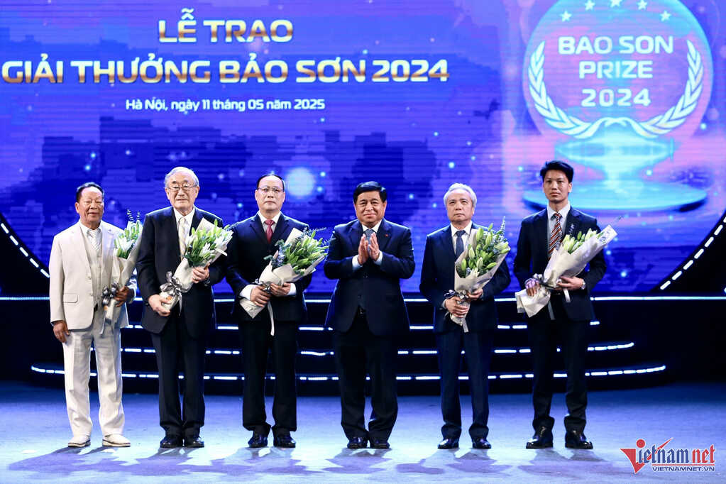 W-giai thuong Bao So.jpg