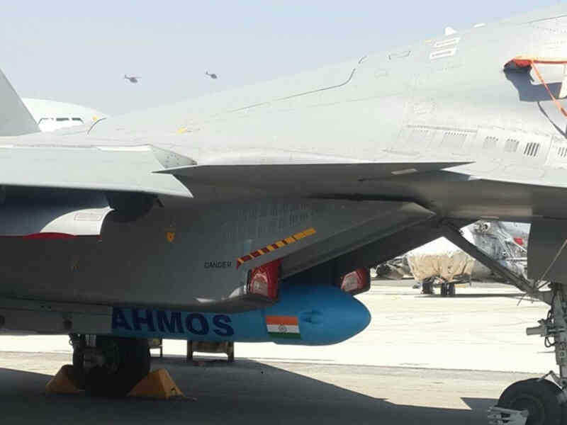 Su30MKI mang tên lửa Brahmos.jpg
