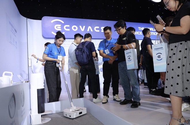 Ra mắt Ecovacs Deebot X50 Hybrid: Thiết kế lai linh hoạt, vừa tự động vừa cầm tay, hút siêu mạnh, giá 12,9 triệu