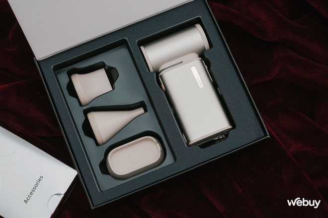 Tôi bỏ hơn 1 triệu đồng mua quạt cầm tay xịn nhất Tôi bỏ hơn 1 triệu đồng mua quạt cầm tay xịn nhất