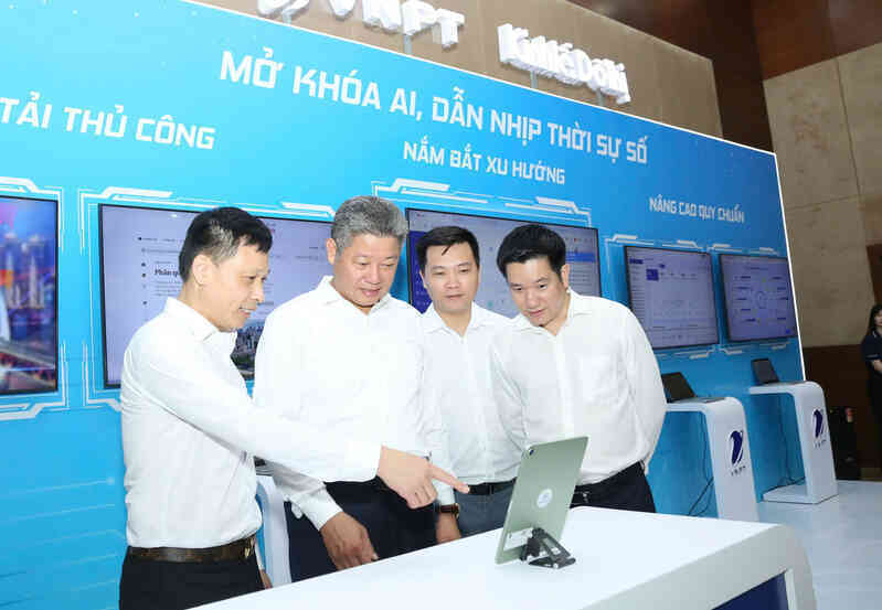 AI không thay thế, mà hỗ trợ nhà báo làm việc tốt hơn