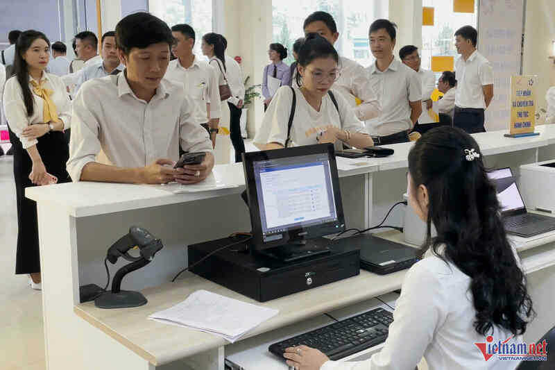 W-dich vu cong thanh pho Hue 01.jpg