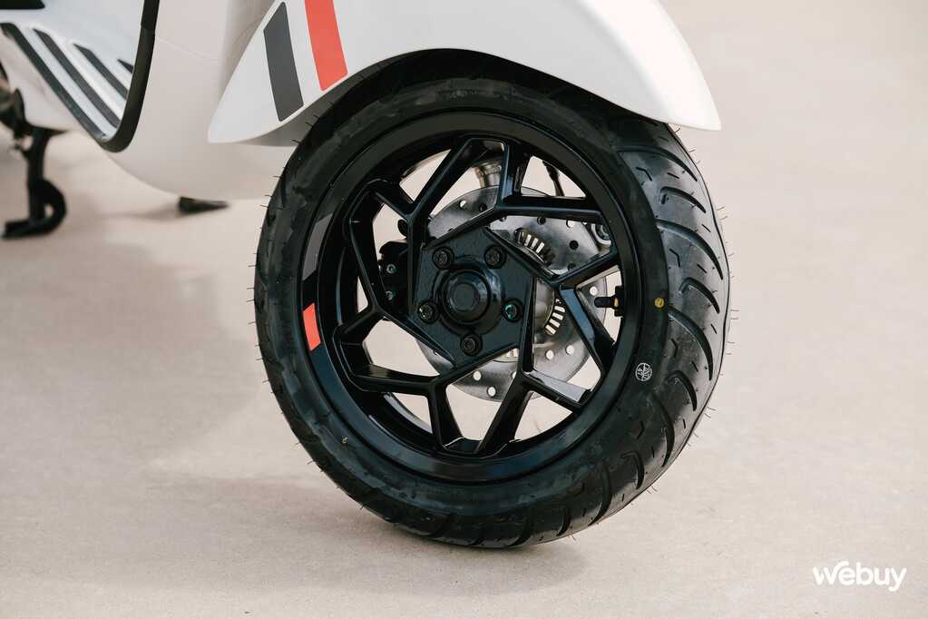 Vespa Primavera & Sprint 2025 chính thức ra mắt tại Việt Nam: Di sản gần 80 năm kết hợp với công nghệ đỉnh cao, chuẩn Vibe Gen Z!- Ảnh 12. Vespa Primavera & Sprint 2025 chính thức ra mắt tại Việt Nam: Di sản gần 80 năm kết hợp với công nghệ đỉnh cao, chuẩn Vibe Gen Z!- Ảnh 12.