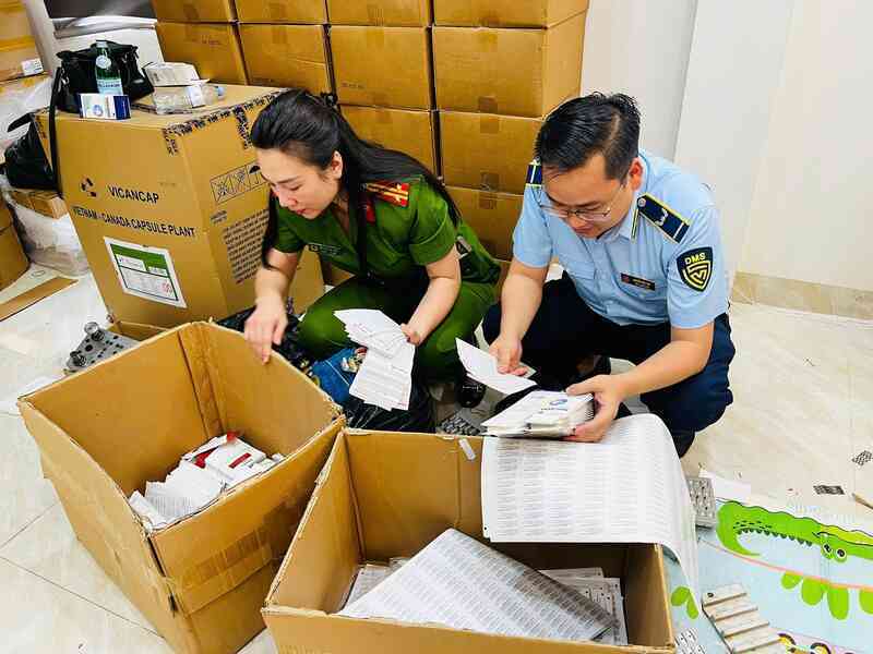 Cận cảnh các loại thuốc, thực phẩm chức năng giả vừa bị thu giữ