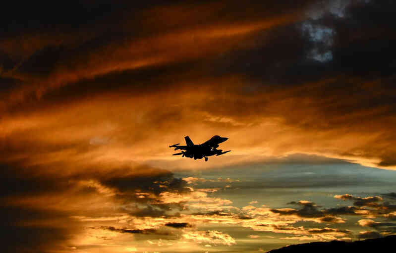 Tiêm kích F16 U.S.Air Force.jpg
