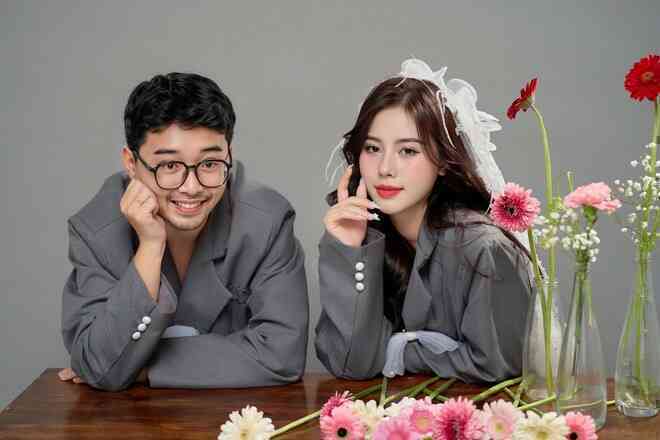 AI “chụp” ảnh cưới tuyệt đẹp trong nháy mắt: Nhiếp ảnh gia Việt nói “Trải nghiệm thật không đến từ những dòng prompt”- Ảnh 5. AI “chụp” ảnh cưới tuyệt đẹp trong nháy mắt: Nhiếp ảnh gia Việt nói “Trải nghiệm thật không đến từ những dòng prompt”- Ảnh 5.