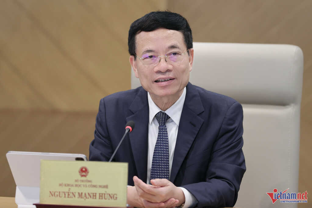 W-bo nhiem can bo Bo KHCN 6.jpg